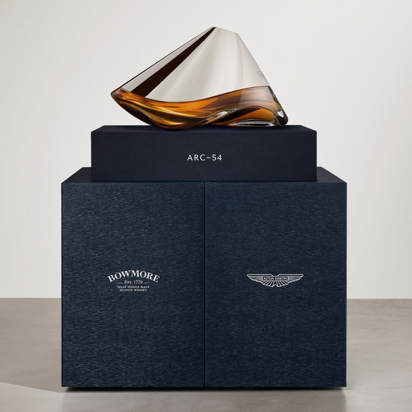 Bowmore 1968 Aston Martin ARC 54 y.o. - AUF ANFRAGE